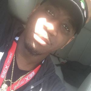 Meet your Posher, Derrick